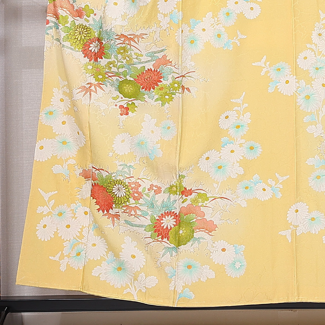 訪問着 袷 身丈155cm 裄丈64cm 正絹 Sランク 紋意匠 (花柄) セミフォーマル バチ衿 Mサイズ 金箔 菊 笠松 黄系 RP 1217-11214
