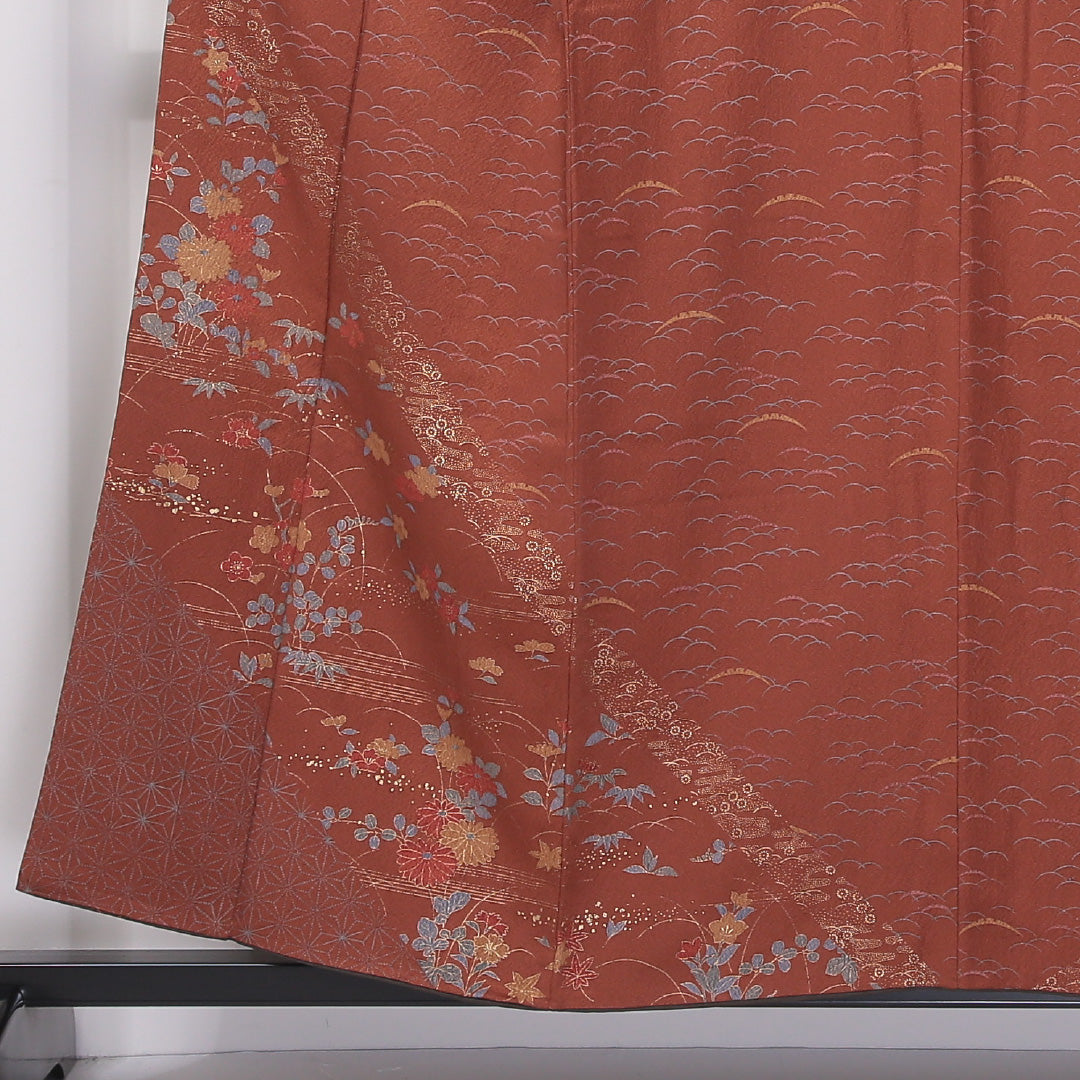 訪問着 袷 身丈155~159cm 裄62cm 正絹 芝草 麻の葉 菊 金彩 スコッチガード 朱系 ちりめん Sランク 1212-00632