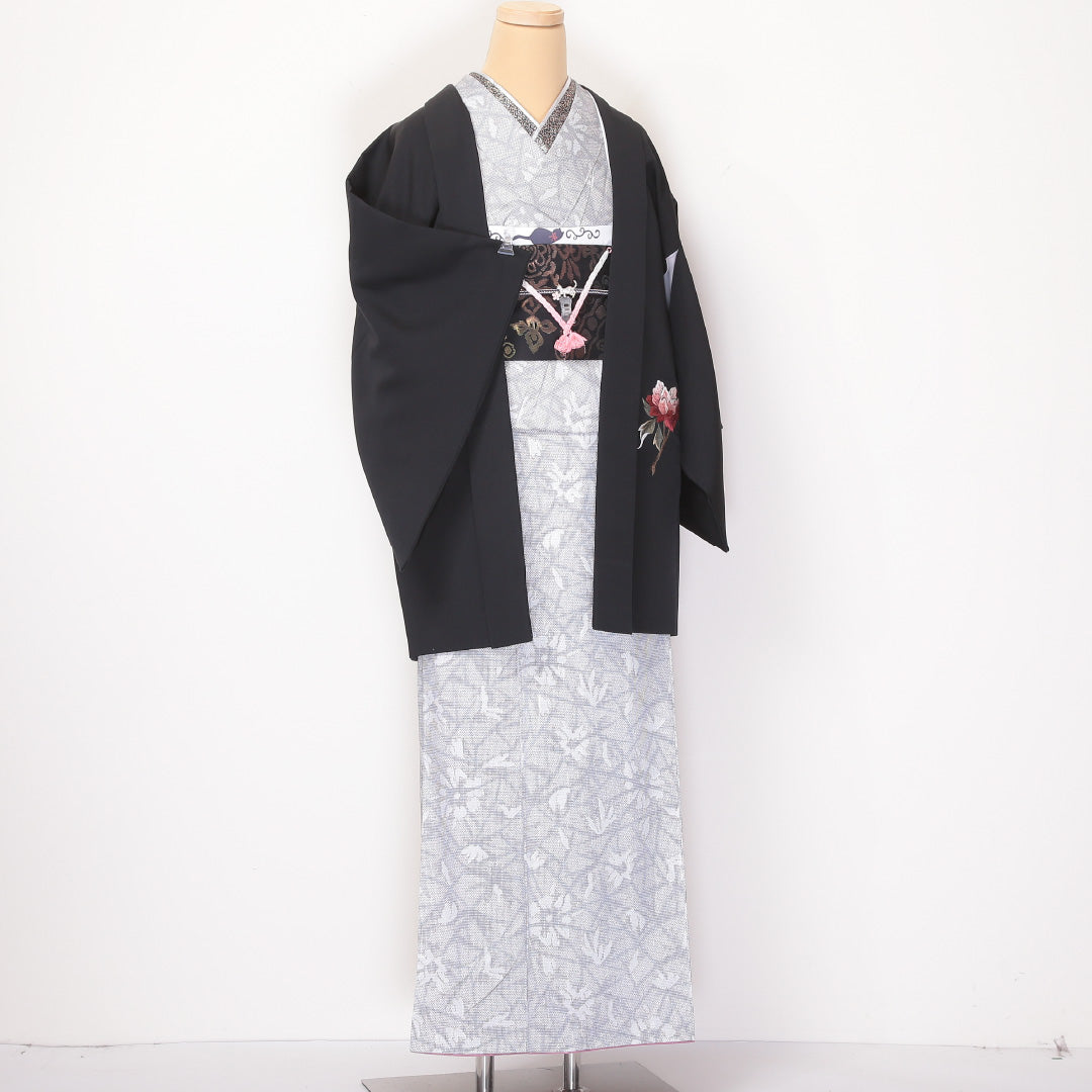 黒羽織 身丈82cm 裄丈63cm S 正絹 蘇州刺繡 牡丹 ラメ 絵羽羽織 紐あり 黒系 Sランク 1217-00812