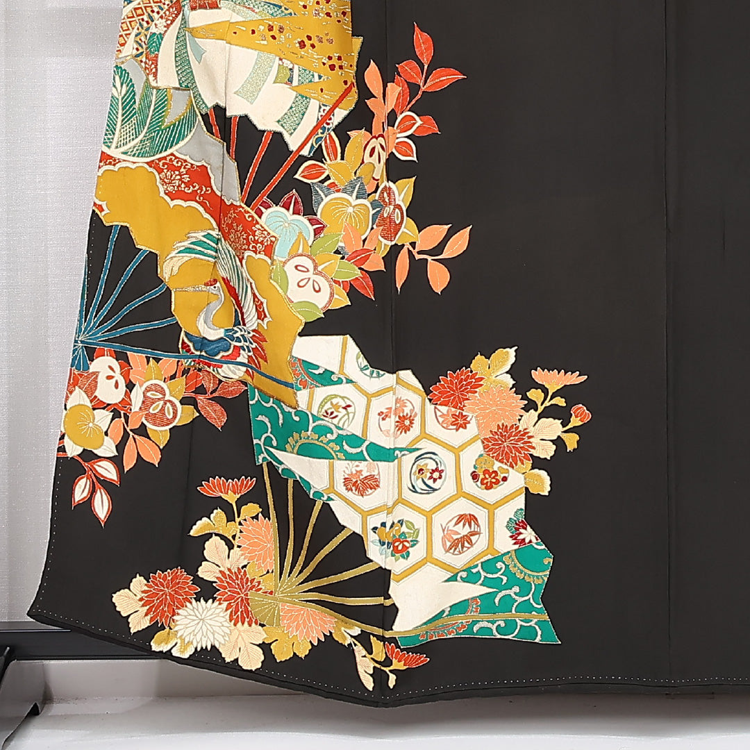 アンティーク 黒留袖 五つ紋 蔦 身丈159cm 裄丈63cm Aランク 正絹 広衿 M 金駒刺繍 吉祥文様 梅 古典的 華やか 黒系 1211-F0532