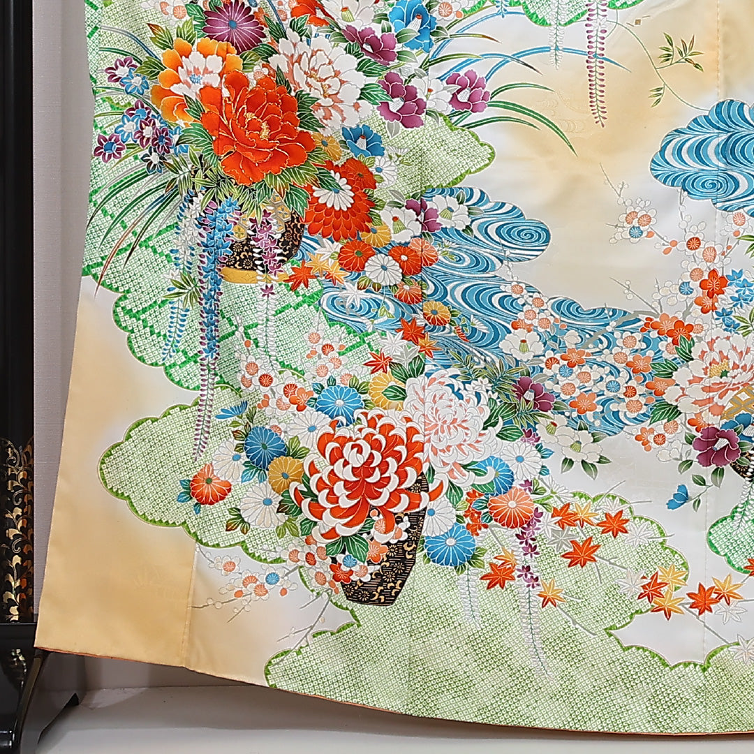 振袖 身丈167cm 裄丈64cm Cランク ポリエステル 洗える着物 袷 広衿 XL 金駒刺繍 雲取り 牡丹 フォーマル 古典的 華やか 黄系 1213-F0497
