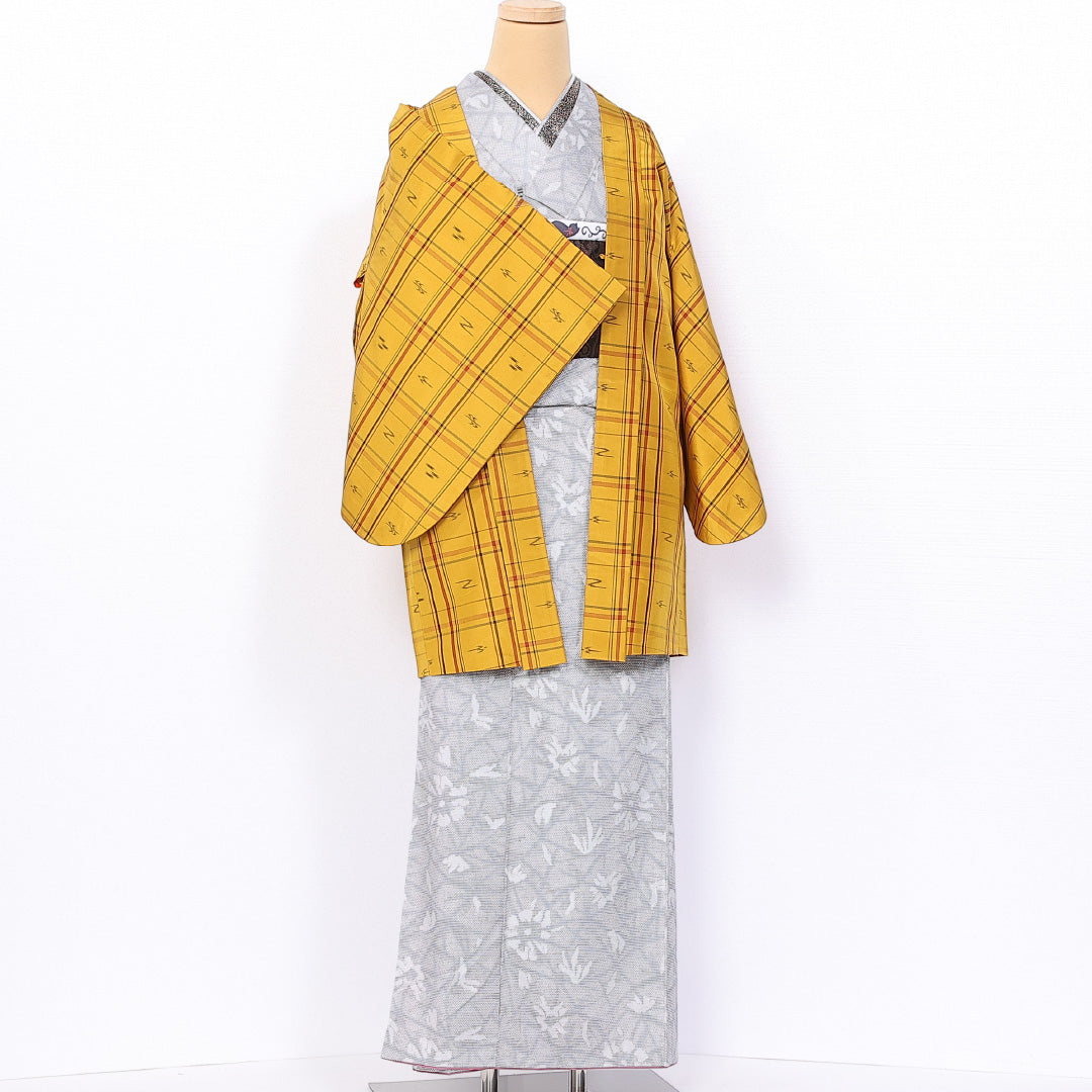 アンティーク 羽織 (琉球絣) 袷 身丈85cm 裄丈65cm 正絹 Aランク Mサイズ 黄系 M4 1232-10758