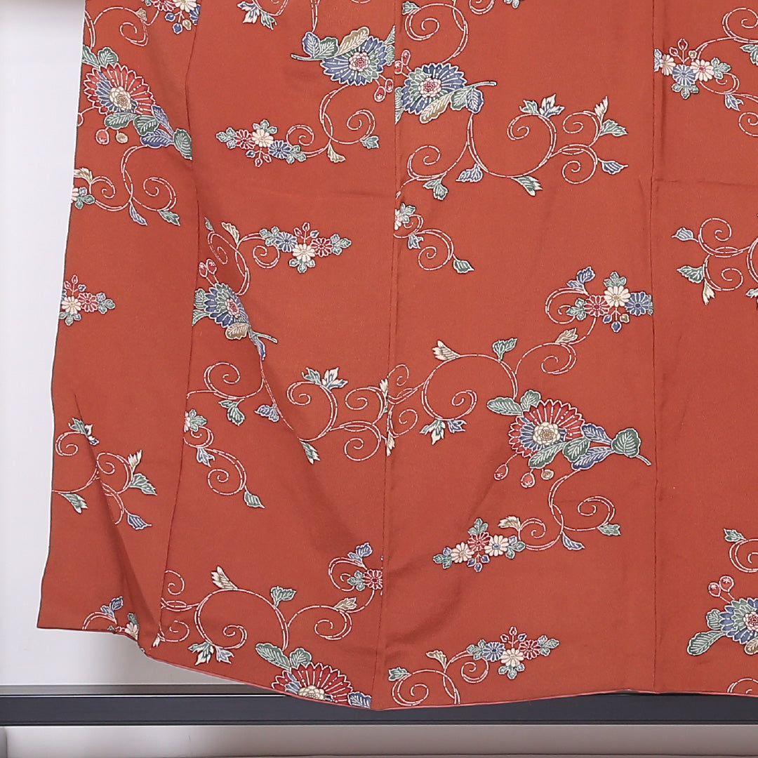 小紋 袷 身丈154cm 裄丈63cm 正絹 Bランク Sサイズ 広衿 インフォーマル ちりめん 唐菊 牡丹 朱系 1215-01894