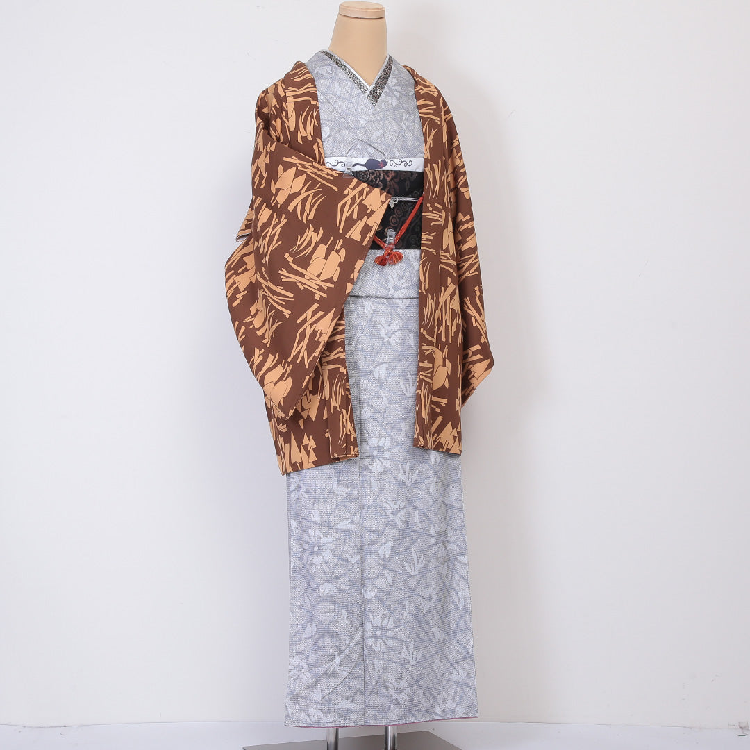 羽織 袷 身丈80cm 裄丈63cm 正絹 Sランク カジュアル Sサイズ 紐あり 創作柄 茶系 RP 1232-06014