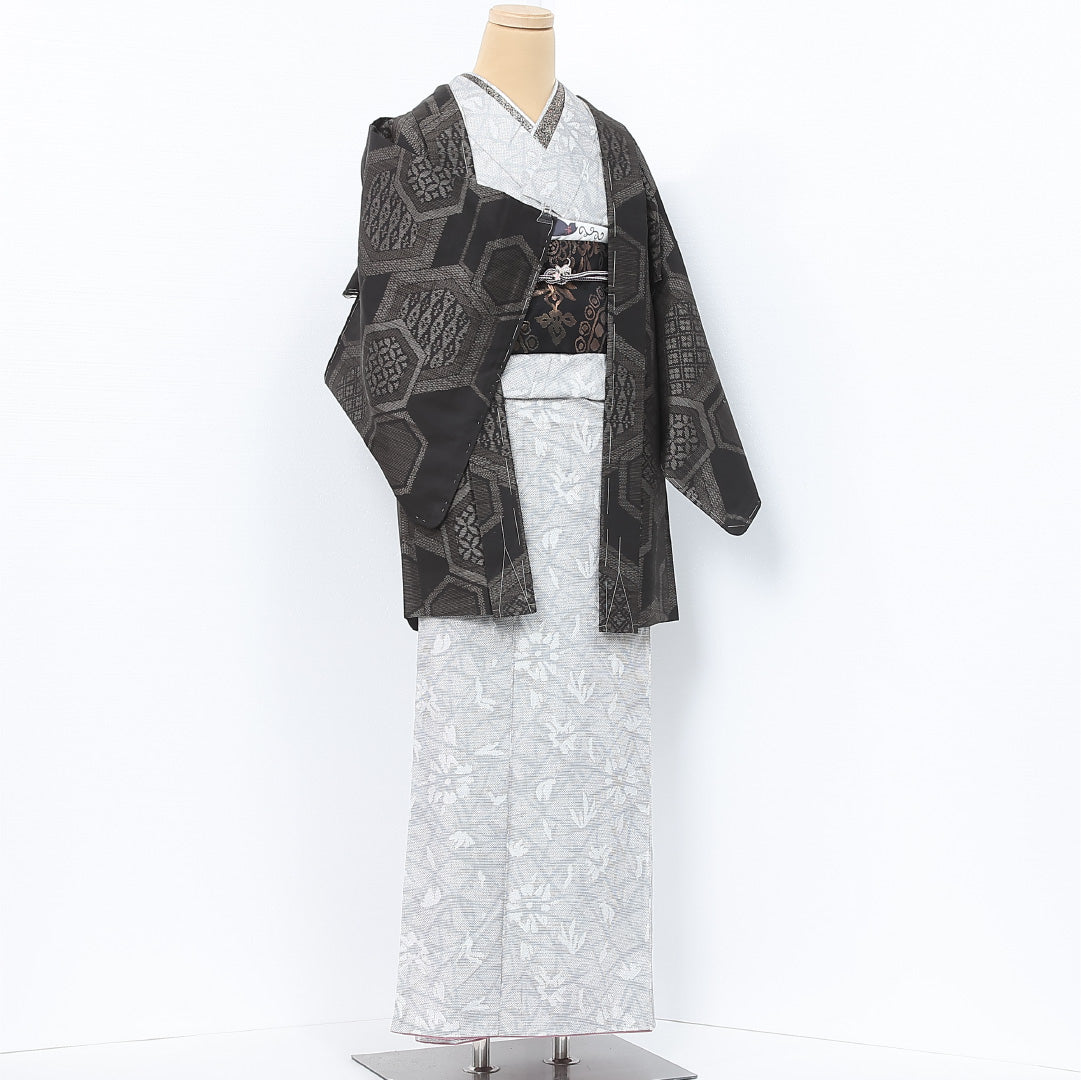 羽織 (大島紬) 袷 身丈80cm 裄丈64cm 正絹 Aランク インフォーマル Mサイズ 緯総絣 亀甲 茶系 RP 1232-12111