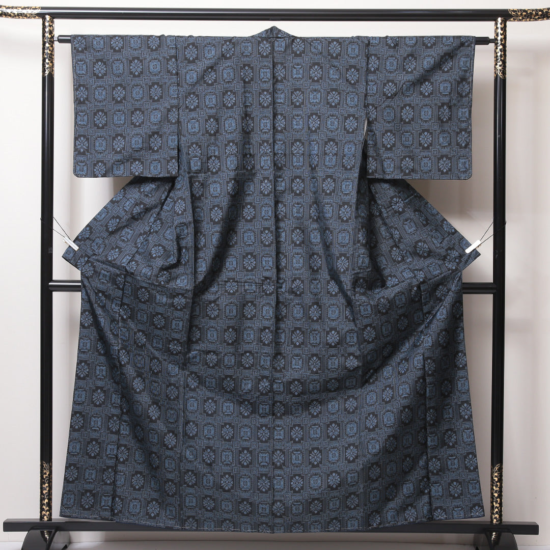 紬(村山大島紬) アンサンブル 袷 身丈162cm 裄丈62cm 正絹 Sランク Lサイズ 広衿 インフォーマル 創作柄 証紙 しつけ糸 紺系 1216-03529