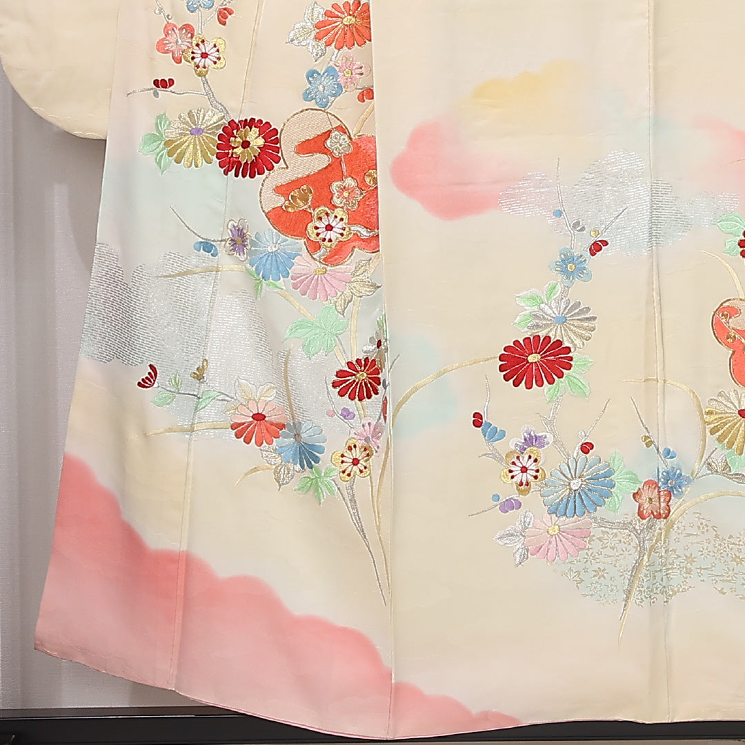 振袖 身丈154cm 裄丈67.5cm Aランク 袷 正絹 M 広衿 刺繍 金駒刺繍 菊 梅 花柄 クリーム系 1213-F0443