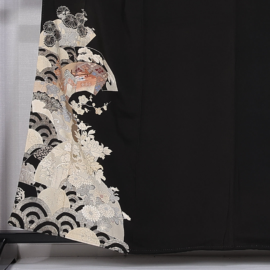 アンティーク 黒留袖 身丈157cm 裄丈62.5cm 袷 五つ紋 五三桐 正絹 Aランク 広衿 菊 牡丹 青海波 梅 1211-F0375