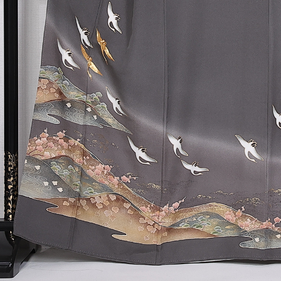色留袖 三つ紋 丸に三つ柏 身丈162cm 裄丈65cm Sランク 正絹 袷 比翼 広衿 L 金駒刺繍 鶴 梅 松 セミフォーマル グレー系 1211-F0305