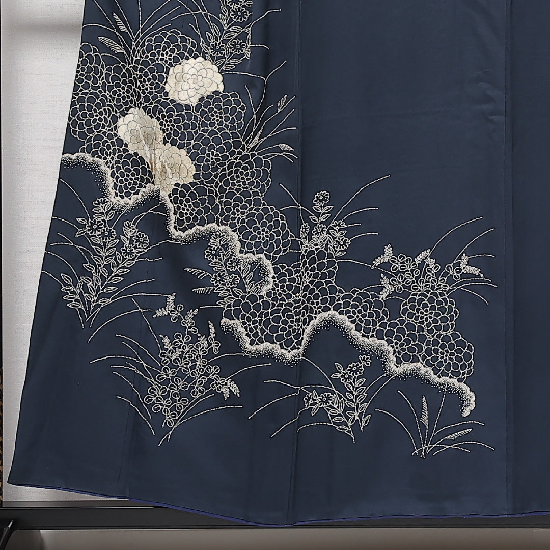 訪問着 袷 身丈148cm 裄丈61cm Aランク 正絹 広衿 XSサイズ セミフォーマル 蘇州刺繍 菊 上品 落ち着き 紺系 1212-13597