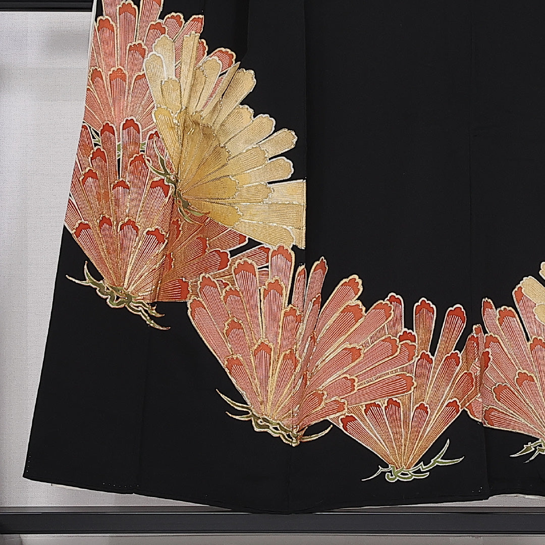 黒留袖 五つ紋 丸に剣片喰 身丈150cm 裄丈60.5cm Sランク 正絹 袷 比翼 広衿 S 金駒刺繍 松 金駒刺繍 松 フォーマル 黒系 1211-F0328