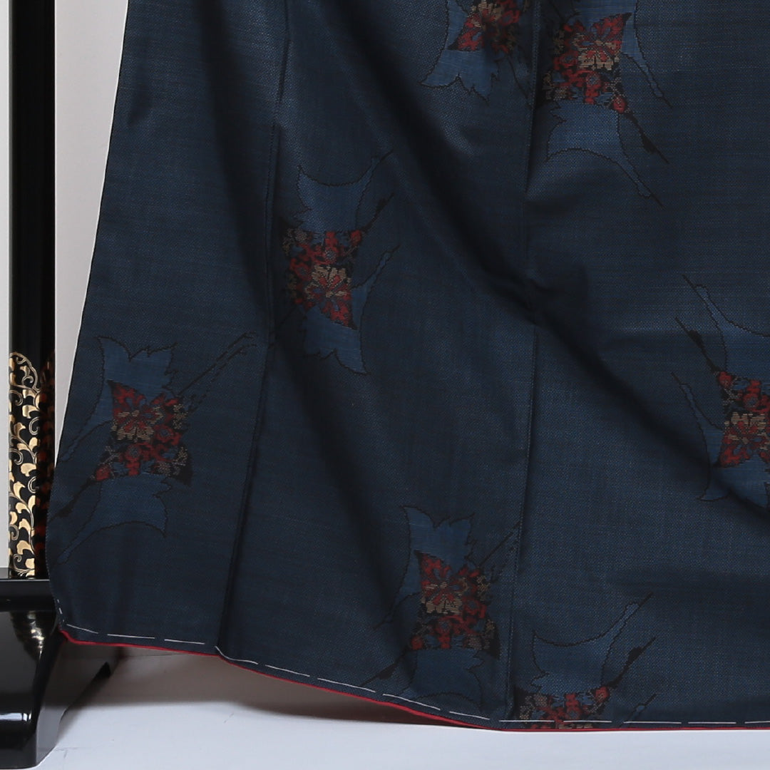 未使用品 紬(大島紬) 袷 身丈168cm 裄丈65cm 正絹 Sランク XLサイズ 広衿 インフォーマル 経緯絣 鶴 しつけ糸 紺系 1216-02983