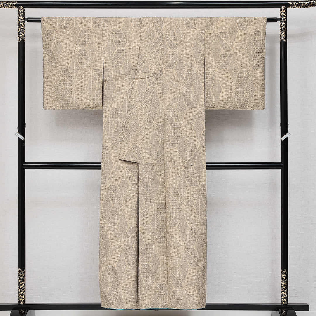 塩沢紬 袷 身丈153cm 裄丈63cm 正絹 Cランク カジュアル 広衿 Sサイズ 麻の葉 クリーム系 LP 1223-14437