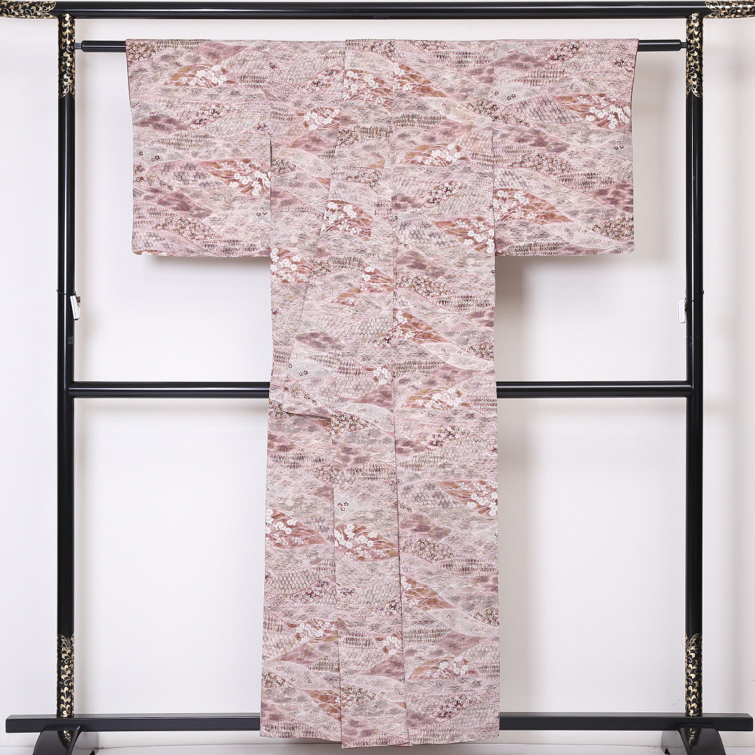 小紋 袷 身丈156cm 裄丈62cm 正絹 Aランク インフォーマル 広衿 Mサイズ ぼかし染 吉祥文様 ピンク系 RP 1221-01940