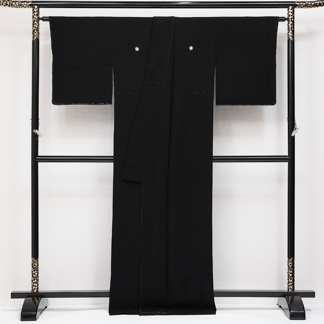 未使用品 黒紋付 五つ紋 丸に橘 身丈168cm 裄丈65cm Nランク 正絹 袷 広衿 XL しつけ糸 フォーマル 上品 厳か 黒系 1299-F0626