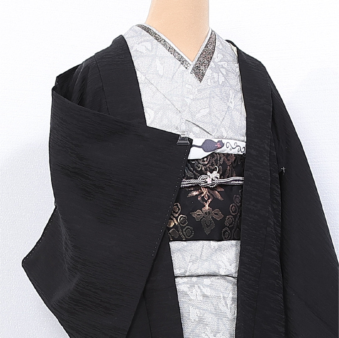 黒羽織 袷 身丈78cm 裄丈62cm 正絹 Sランク 一つ紋 (丸に日の丸扇) 紋意匠 (抽象柄) セミフォーマル Sサイズ 花柄 黒系 RP 1233-11153