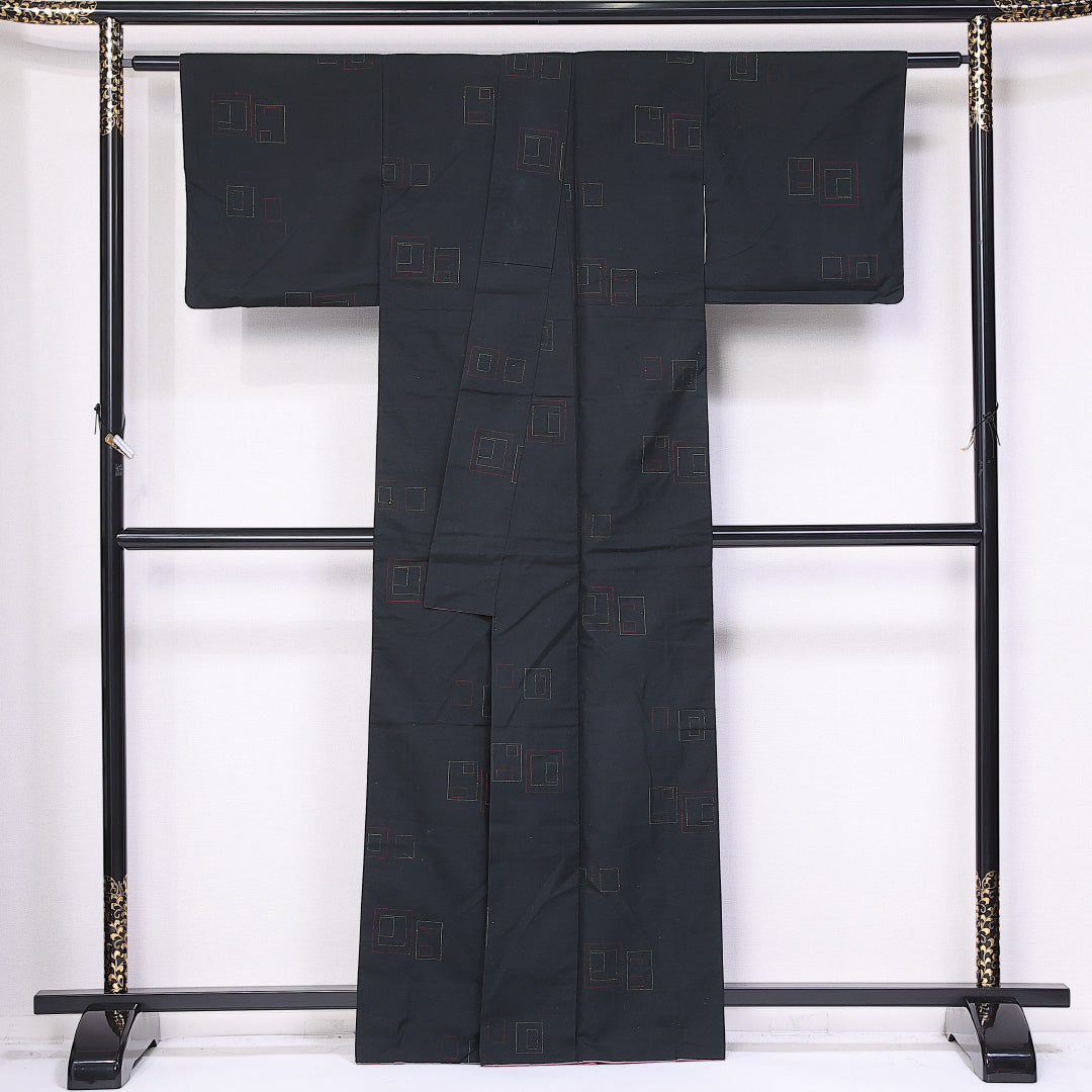 紬 袷 身丈162cm 裄丈61cm 正絹 Cランク カジュアル 広衿 Lサイズ 幾何学柄 黒系 HP 1223-10922