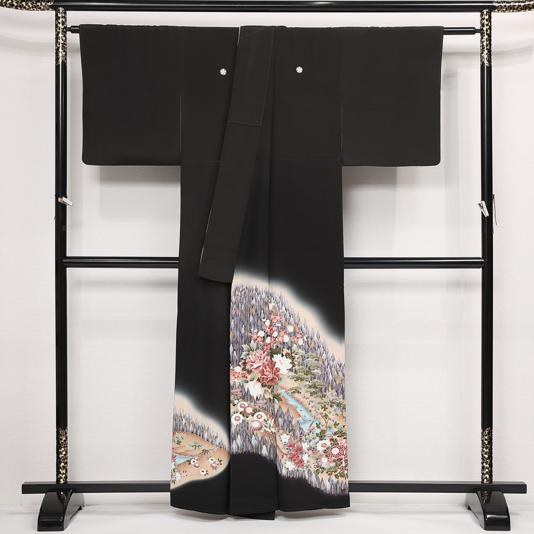 黒留袖 五つ紋 丸に梅鉢 身丈157cm 裄丈66cm Sランク 正絹 袷 比翼 広衿 M 落款 加賀友禅 風景柄 フォーマル 華やか 重厚感 黒系 1211-F0571