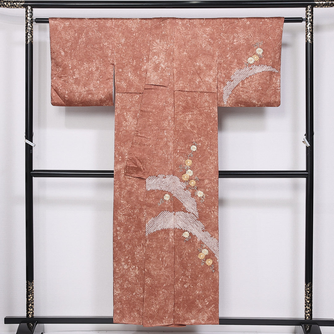訪問着 袷 身丈154cm 裄丈63cm 正絹 Aランク セミフォーマル 広衿 Sサイズ 絞り 刺繍 菊 朱系 M4 1217-11360