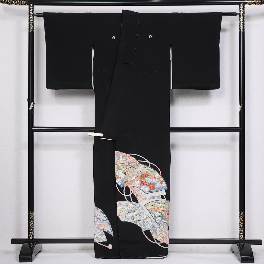 黒留袖 五つ紋 下り藤 身丈160cm 裄丈62cm Sランク 正絹 袷 比翼 広衿 L 刺繍 金駒刺繍 雉 扇 牡丹 フォーマル 黒系 1211-F0331