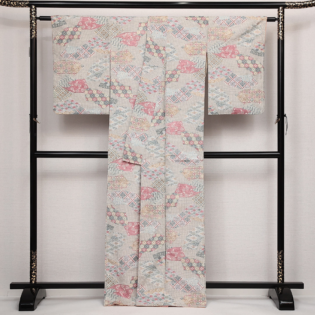 十日町紬 袷 身丈162cm 裄丈63cm 正絹 Aランク カジュアル 広衿 Lサイズ 吉祥文様 グレー系 RP 1223-14079
