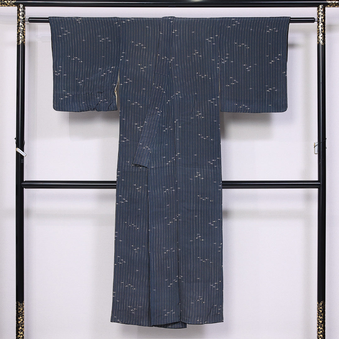 アンティーク 小紋 袷 身丈142cm 裄丈61cm 正絹 Bランク バチ衿 XSサイズ 矢絣 水色系 GP 1221-11007