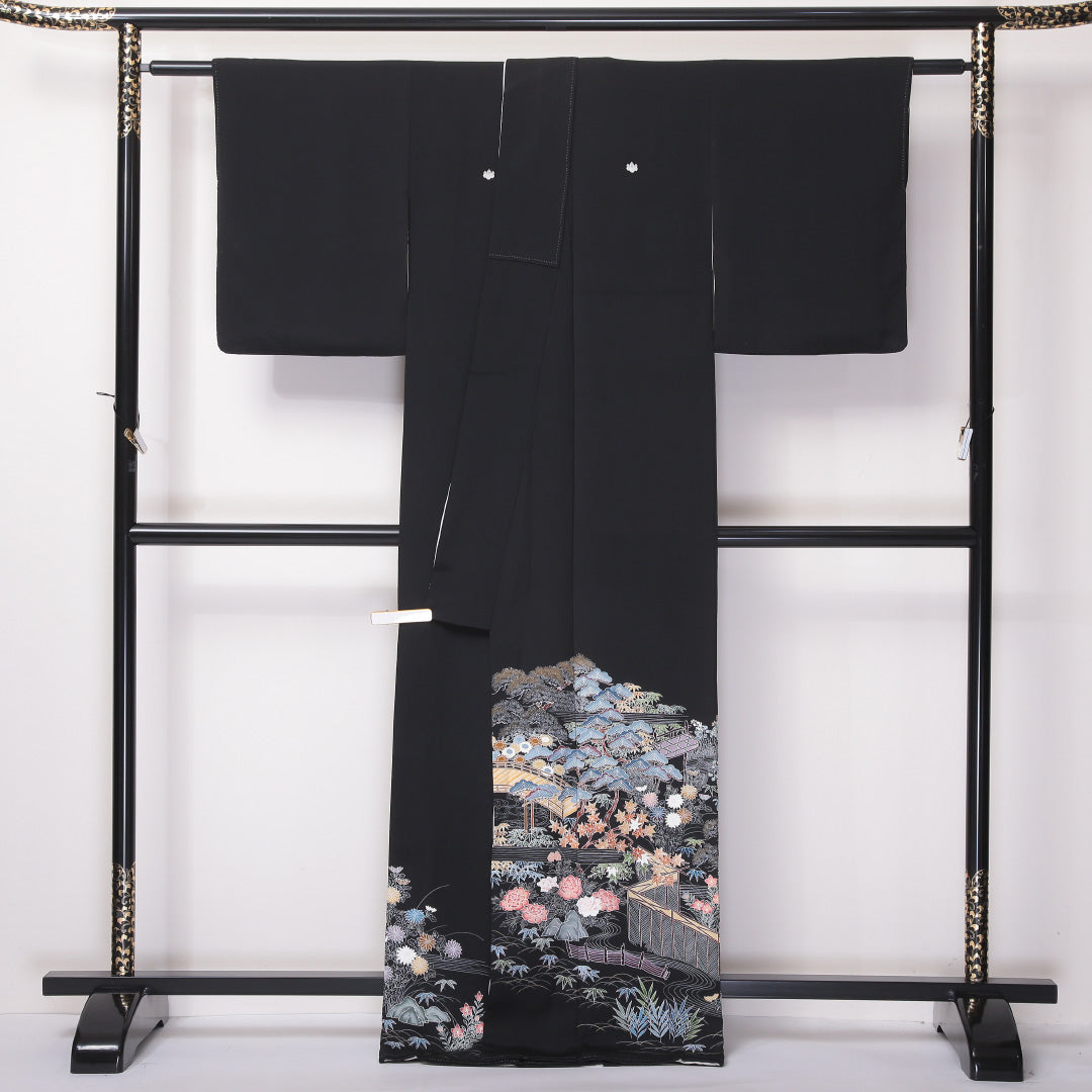 黒留袖 五つ紋 五三桐 身丈169cm 裄丈62.5cm Aランク 正絹 袷 比翼 広衿 XL 御所解 牡丹 フォーマル 黒系 1211-F0237