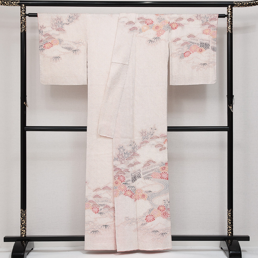 未使用品 訪問着 袷 総絞り 身丈159cm 裄丈62cm Sランク 正絹 広衿 Mサイズ セミフォーマル しつけ糸 吉祥文様 華やか 重厚感 白系 ピンク系 1212-14249
