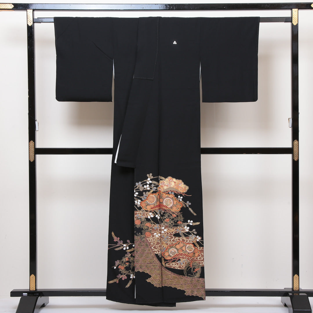 黒留袖 五つ紋 三つ柏 身丈158cm 裄丈65.5cm Aランク 正絹 袷 広衿 M 落款 金箔 流水 檜垣 フォーマル 黒系 1211-F0156