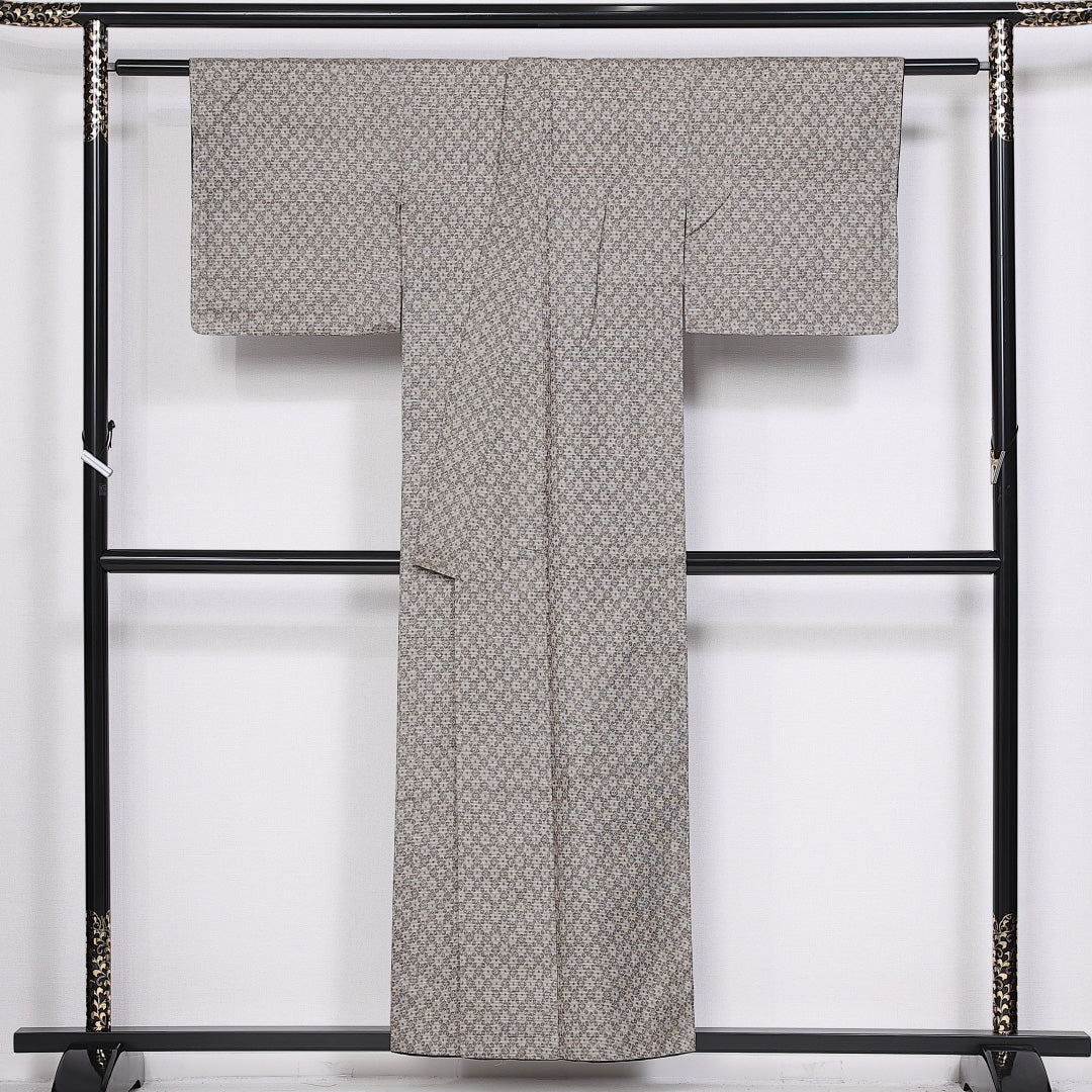 紬 袷 身丈155cm 裄丈62cm 正絹 Sランク カジュアル バチ衿 Mサイズ 花菱 ベージュ系 RP 1223-10505