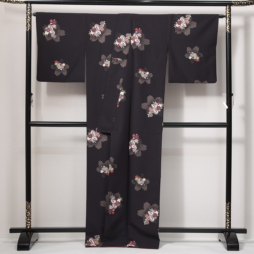 小紋 洗える着物 袷 身丈166cm 裄丈67cm ポリエステル Sランク XLサイズ 広衿 インフォーマル 貝 桜 黒系 1215-14828