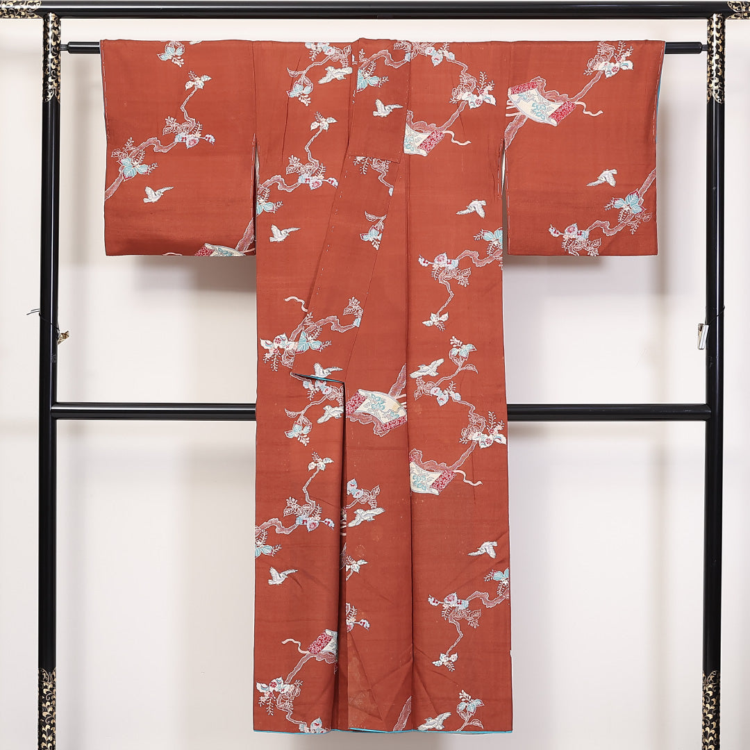 アンティーク 小紋 袷 身丈146cm 裄62cm 正絹 鳥 絵巻 朱系 ちりめん Cランク 1215-02307