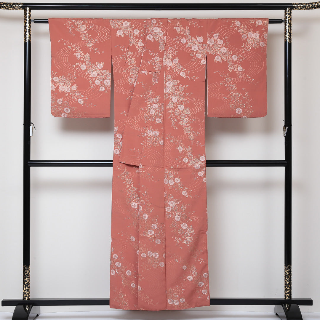 お召 袷 身丈156cm 裄丈65cm 正絹 Aランク インフォーマル 広衿 Mサイズ 漆糸 流水 菊 ピンク系 RP 1222-03070