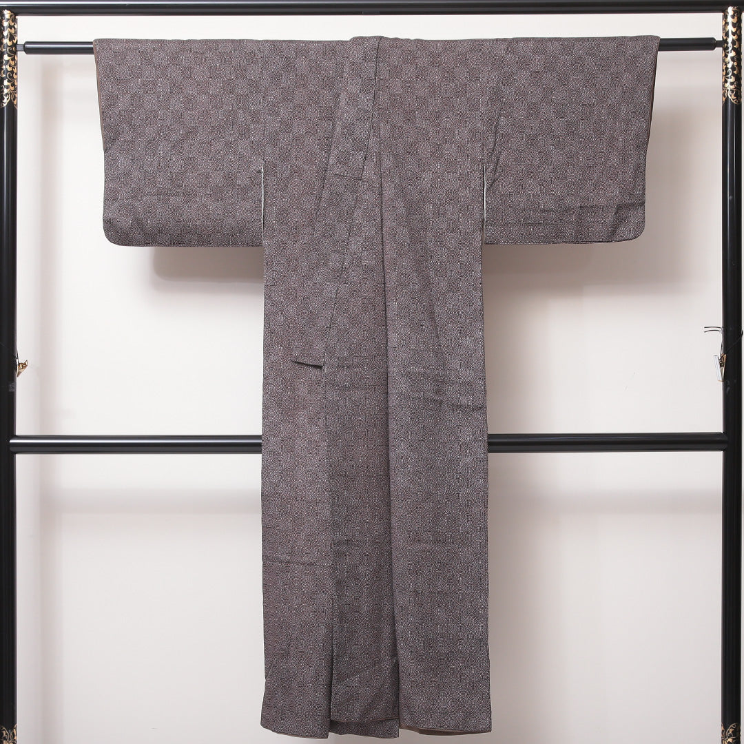 小紋 袷 身丈134cm 裄丈62cm 正絹 Aランク インフォーマル バチ衿 XSサイズ 市松 鮫 茶系 RP 1221-02223