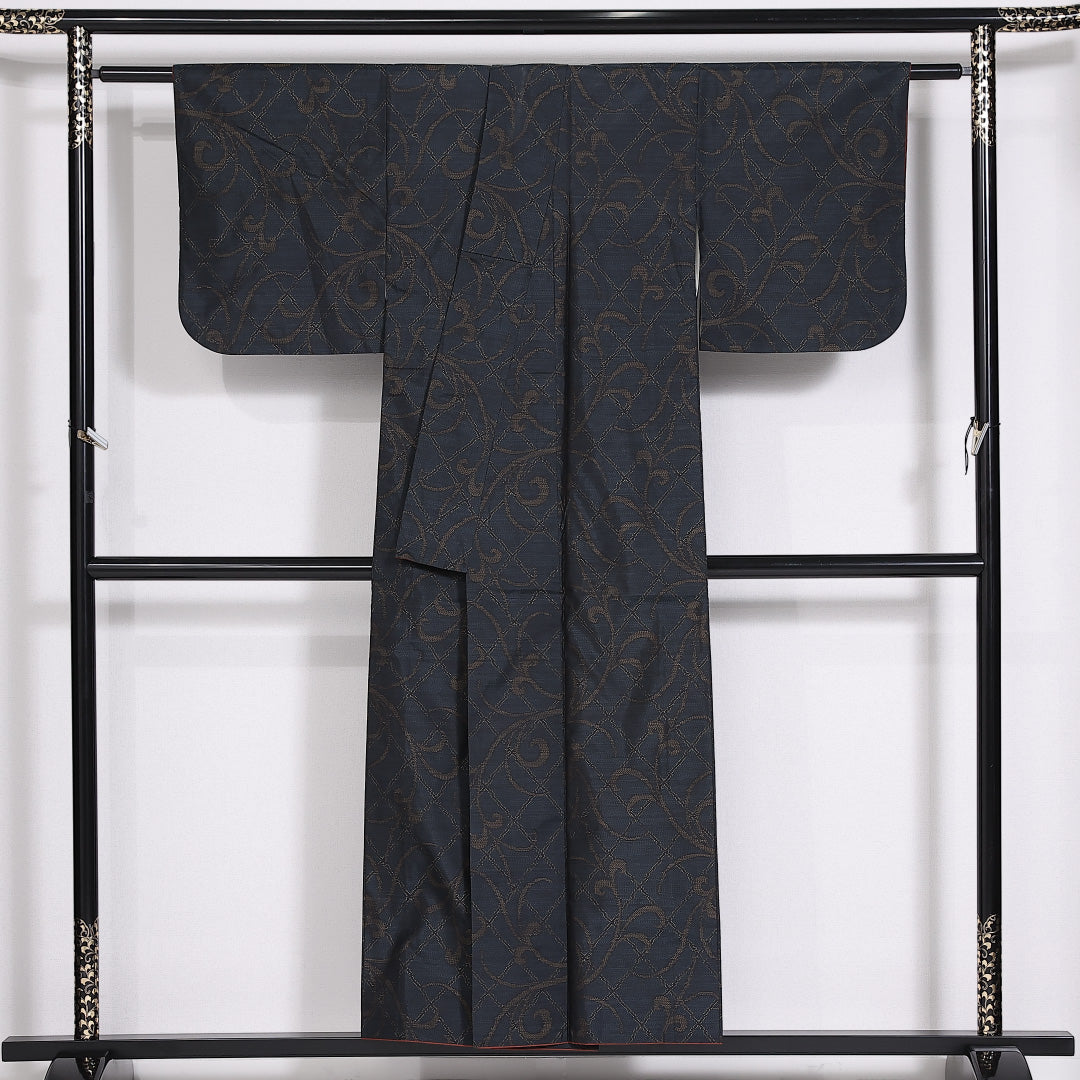 大島紬 袷 身丈152cm 裄62.5cm 正絹 唐花 紺系 Aランク 1216-01428