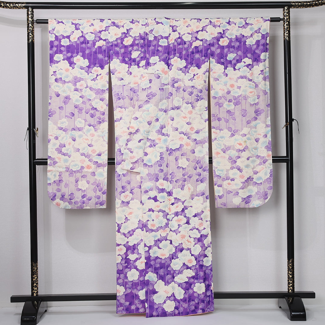 振袖 身丈160cm 裄丈63.5cm Cランク 正絹 袷 広衿 L 銀駒刺繍 牡丹 フォーマル 独創的 華やか 紫系 1213-F0481