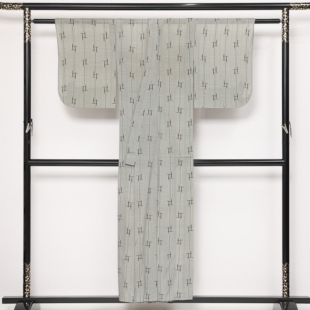 小千谷縮 夏物 洗える着物 身丈148cm 裄丈60cm Cランク 麻 バチ衿 XSサイズ カジュアル 井絣 素朴 落ち着き グレー系 緑系 1216-13647