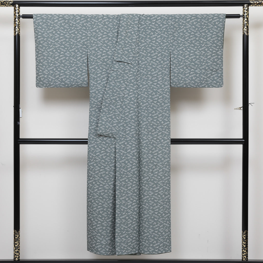 洗える着物 小紋 袷 身丈146cm 裄丈63cm ポリエステル Aランク インフォーマル 広衿 XSサイズ 鶴 笠松 緑系 RP 1221-01355