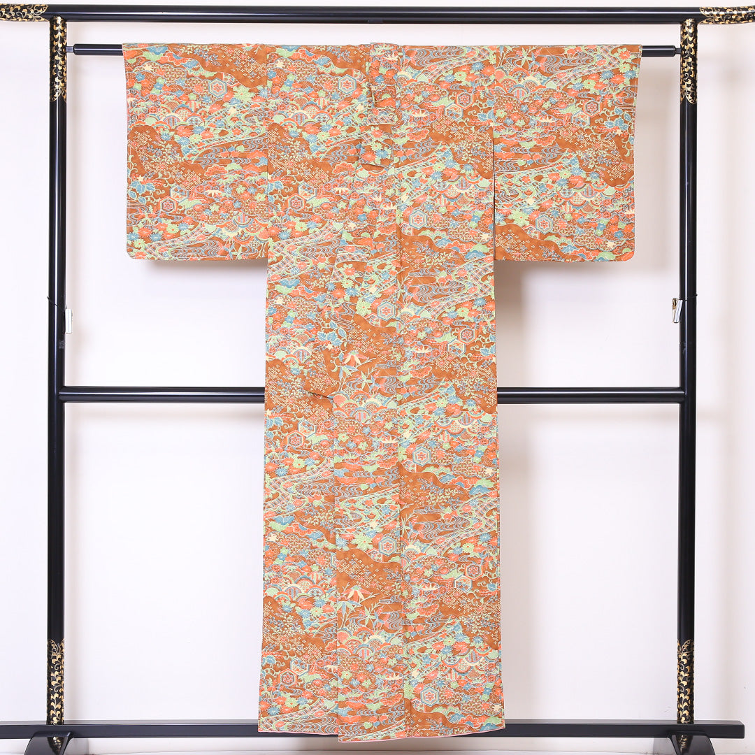 新古品 小紋 袷 身丈153cm 裄丈62cm 正絹 Nランク Sサイズ バチ衿 インフォーマル ちりめん 吉祥文様 桐 しつけ糸 茶系 1215-01890