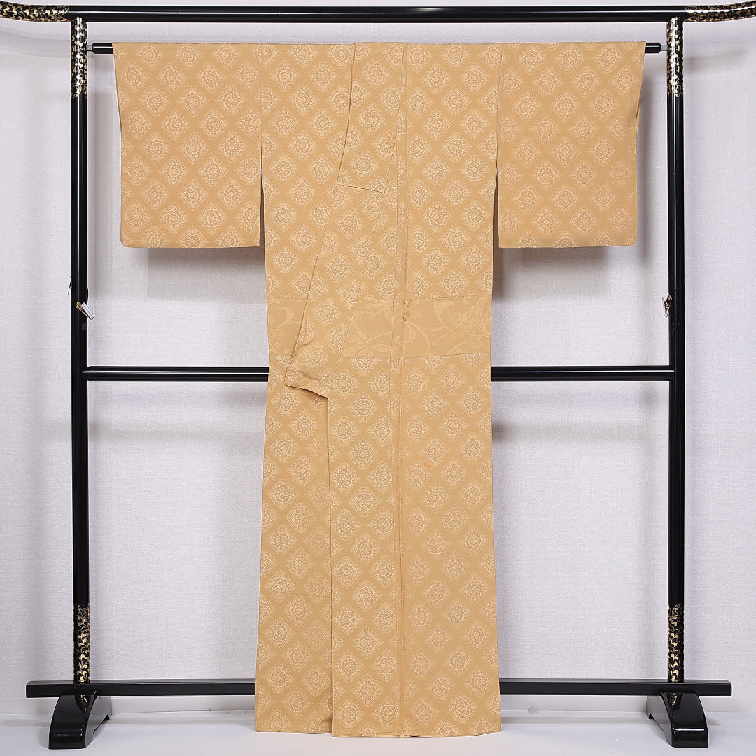 色無地 袷 身丈163cm 裄丈64cm 正絹 Bランク 一つ紋 (中陰蔦) セミフォーマル 広衿 Lサイズ アラベスク文様 黄系 HP 1219-11229