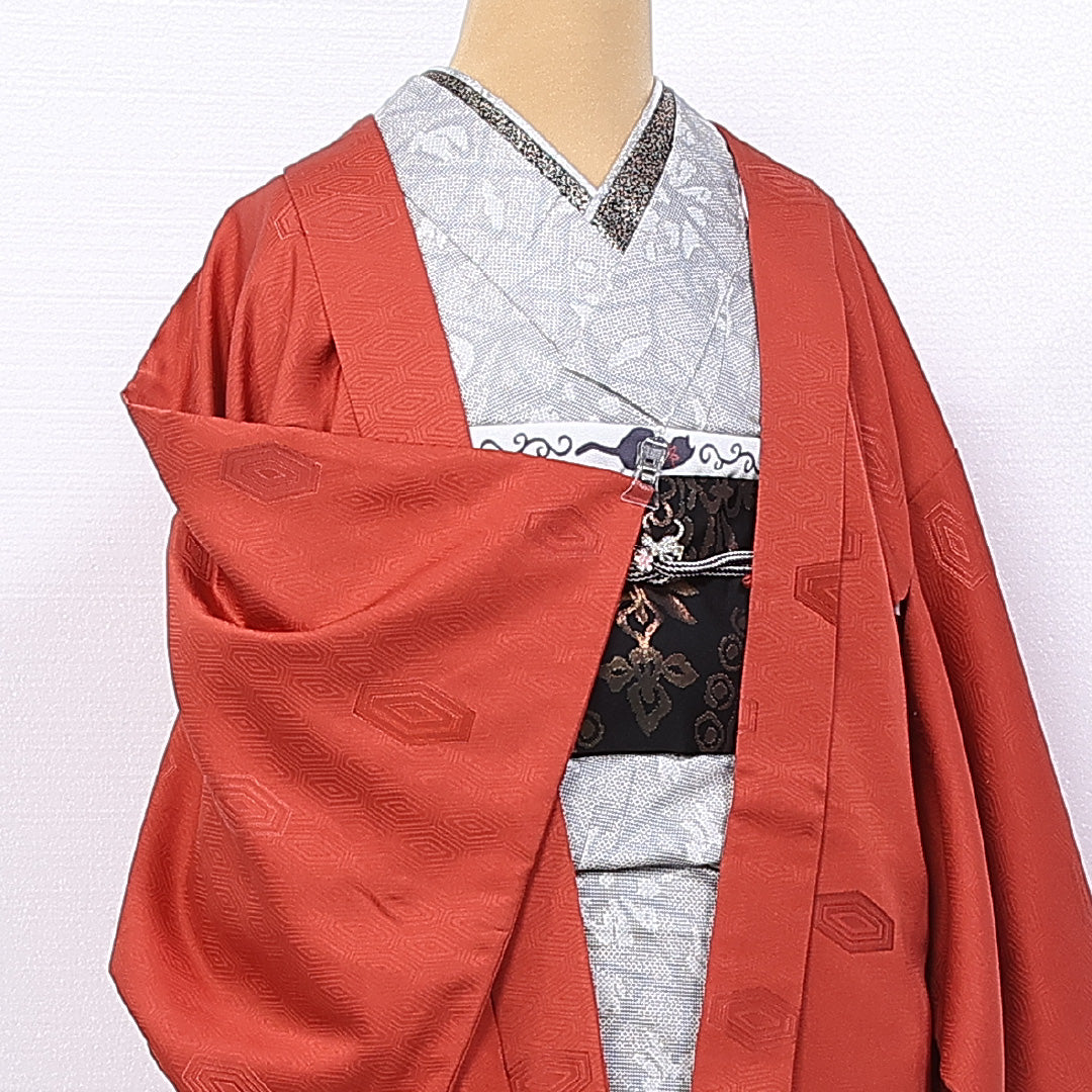 羽織 袷 身丈80cm 裄丈67cm 正絹 Sランク カジュアル Mサイズ 紐あり 亀甲 赤系 RP 1232-11101