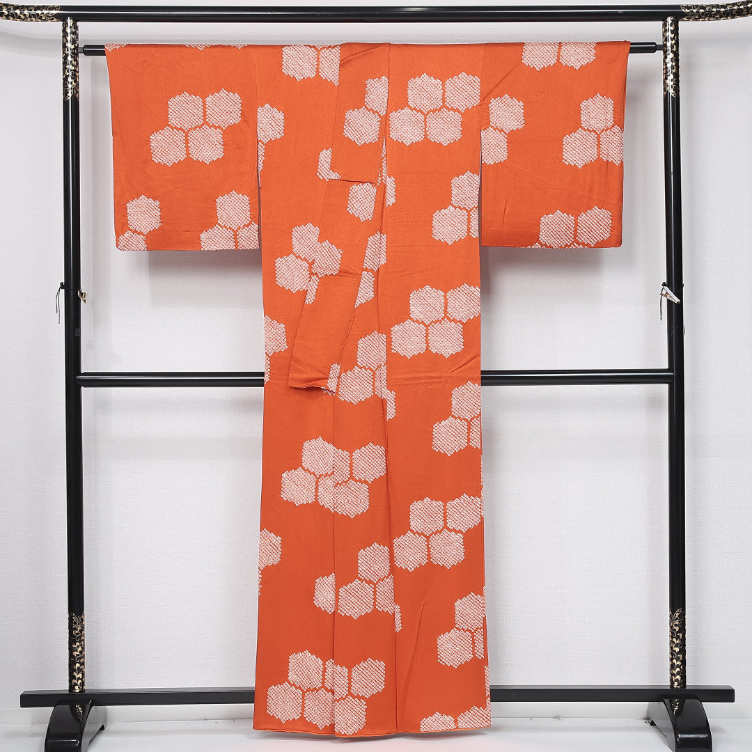 小紋 袷 身丈162cm 裄丈64cm 正絹 Sランク インフォーマル 広衿 Lサイズ 亀甲 朱系 RP 1221-11934