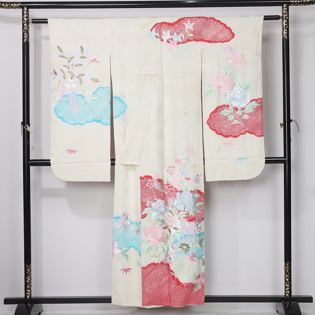 アンティーク 振袖 身丈155cm 裄丈64cm Cランク 正絹 袷 広衿 M 絞り 刺繍 雲取り 牡丹 古典的 落ち着き クリーム系 1213-F0452
