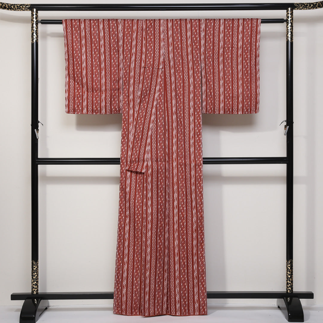 小紋 袷 身丈161cm 裄63cm 赤系 創作 洗える着物 Sランク しつけ糸 1215-01657-2412