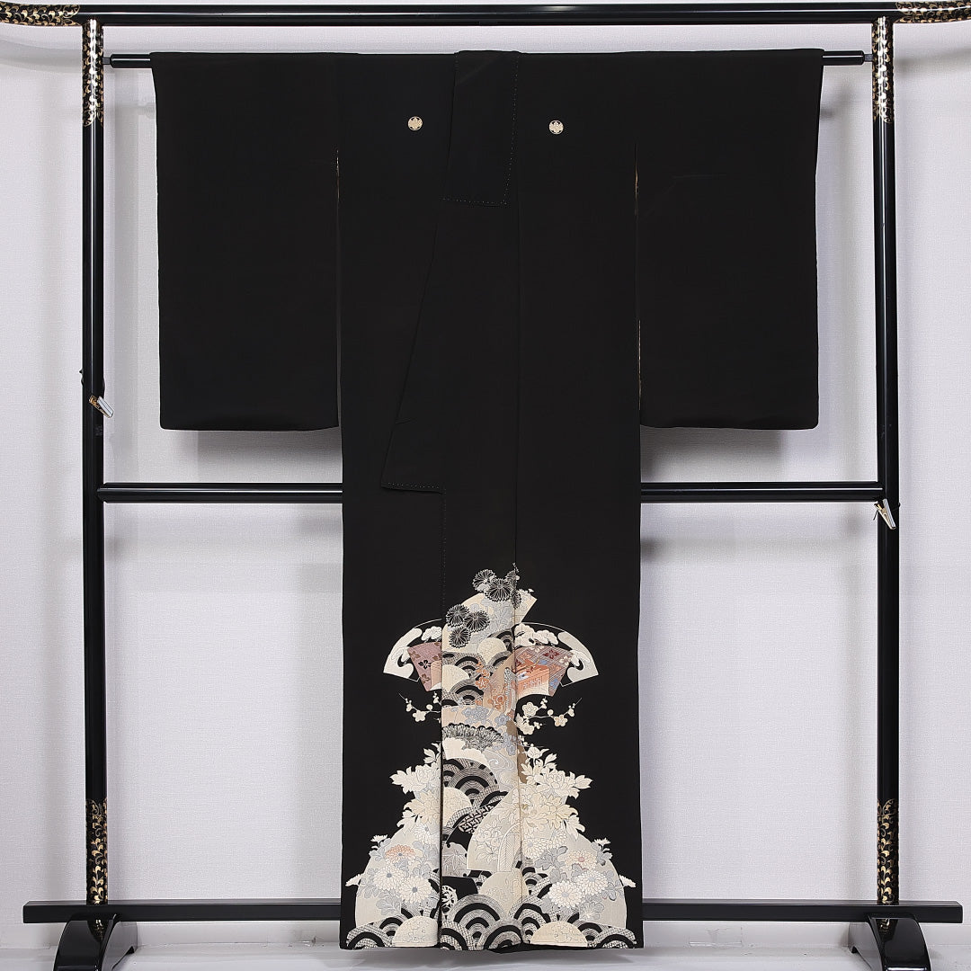 アンティーク 黒留袖 身丈157cm 裄丈62.5cm 袷 五つ紋 五三桐 正絹 Aランク 広衿 菊 牡丹 青海波 梅 1211-F0375