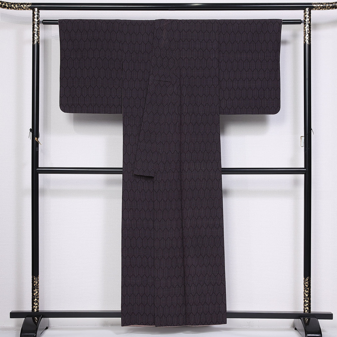 大島紬 袷 身丈157cm 裄丈62cm 正絹 Sランク インフォーマル 広衿 Mサイズ 亀甲 紫系 RP 1223-10454