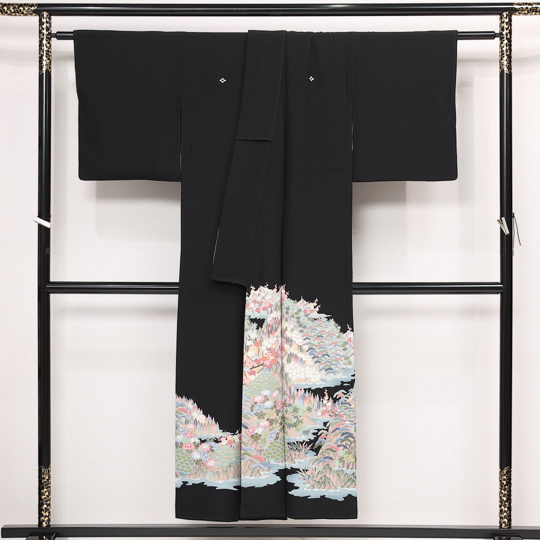 黒留袖 五つ紋 井桁 鶴見 保次 身丈148cm 裄丈63cm Sランク 正絹 袷 比翼 広衿 XS 作家物 落款 加賀友禅 フォーマル 幻想的 重厚感 黒系 1211-F0583