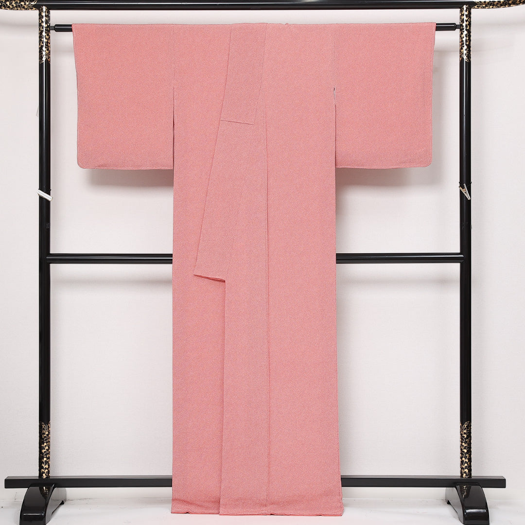 未使用品 お召 袷 身丈165cm 裄丈66cm 正絹 Sランク インフォーマル 広衿 XLサイズ しつけ糸 鹿の子柄 ピンク系 RP 1222-13542