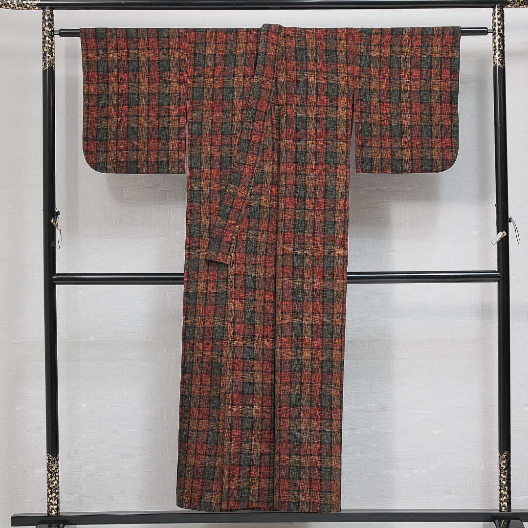 洗える着物 ウールの紬 単衣 身丈145cm 裄丈64cm ウール Aランク カジュアル バチ衿 XSサイズ 居敷当て 肩当て 格子 多色系 HP 1223-14781