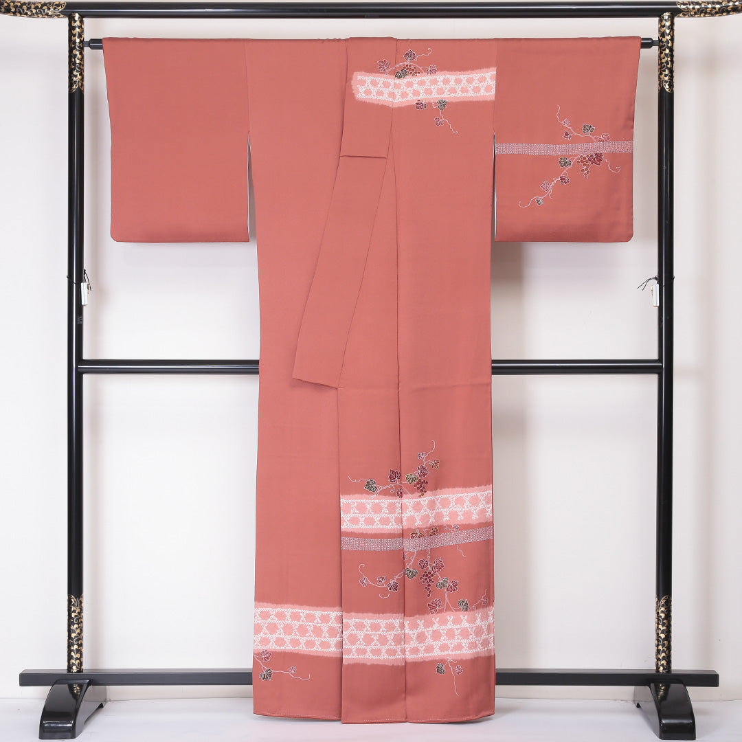 付下げ 袷 身丈161cm 裄丈66cm 正絹 Sランク インフォーマル 広衿 Lサイズ 絞り 籠目 葡萄 ピンク系 RP 1218-04495